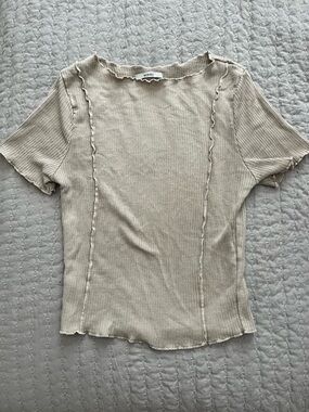 Acemi Cream Ribbed Short Sleeve Top with Lettuce Edge